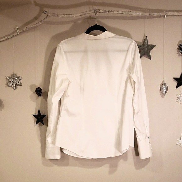 Fitted V-Neck White Shirt - Picture 4 of 4